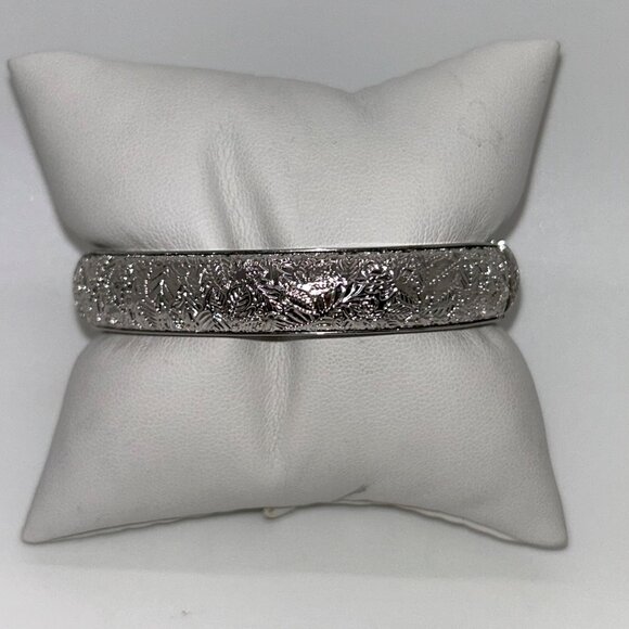 Monet Vintage Silvertone Hinged Bangle With Floral Engraved Design Elegant - Picture 10 of 16